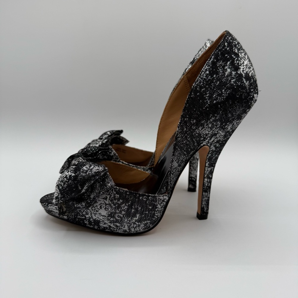 Badgley Mischka Platform Peep Toes Metallic Silver-Black Bow Heels Size 7.5 M - Picture 7 of 16